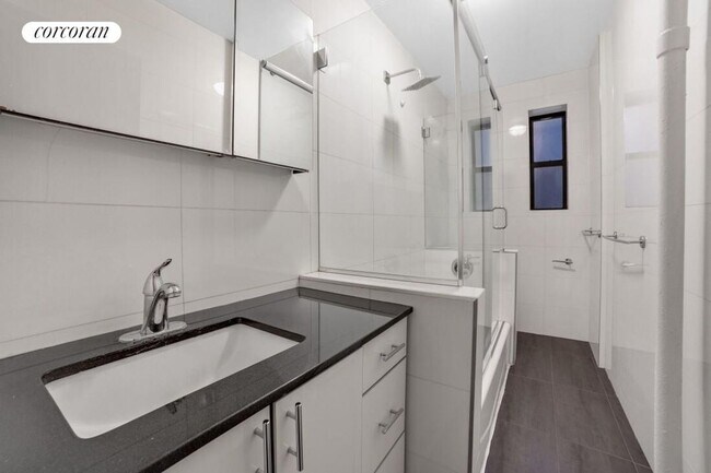 Building Photo - 330 E 52nd St