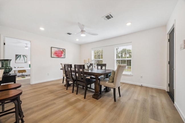 Building Photo - 9206 St Lo Rd