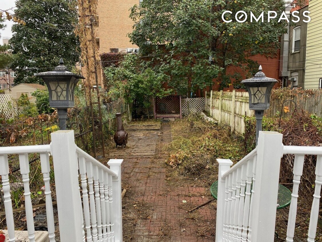 255151 Crescent St, Queens, NY 11102 Townhome Rentals in Queens NY