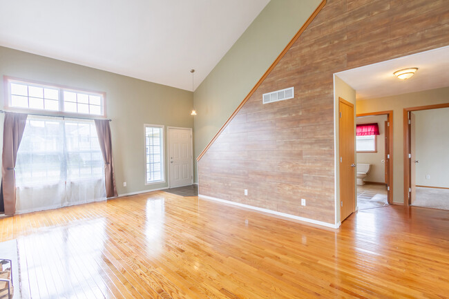 Building Photo - 794 Bayfield Rd