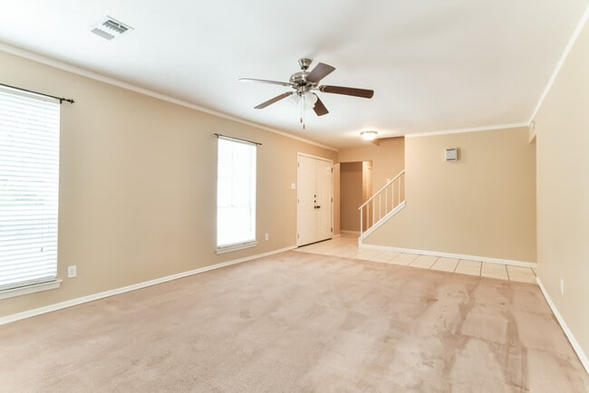 Building Photo - 2111 Mustang Springs Dr