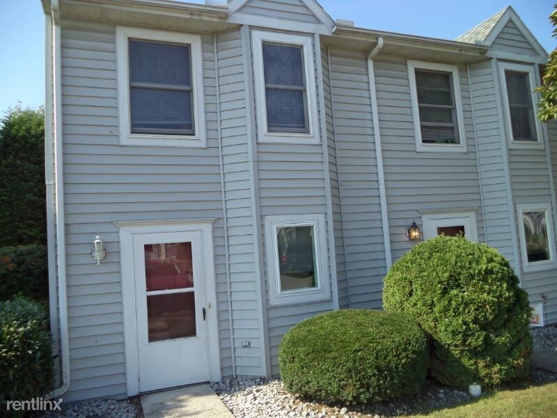 Primary Photo - 2 br, 1.5 bath Townhome - 943 Orchard Dr