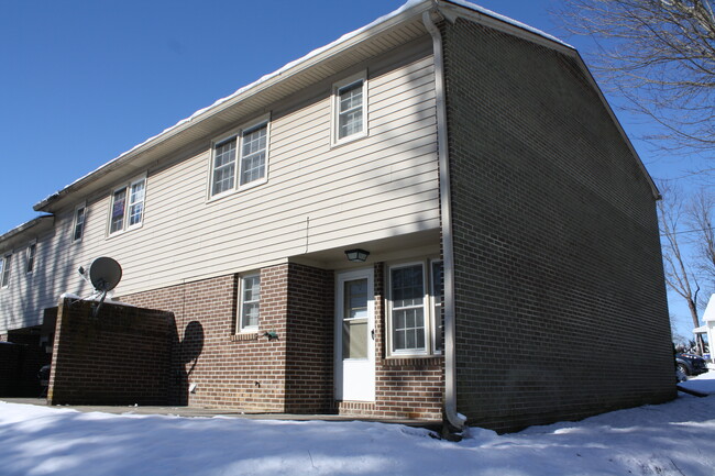 Building Photo - 505 E Spiller St