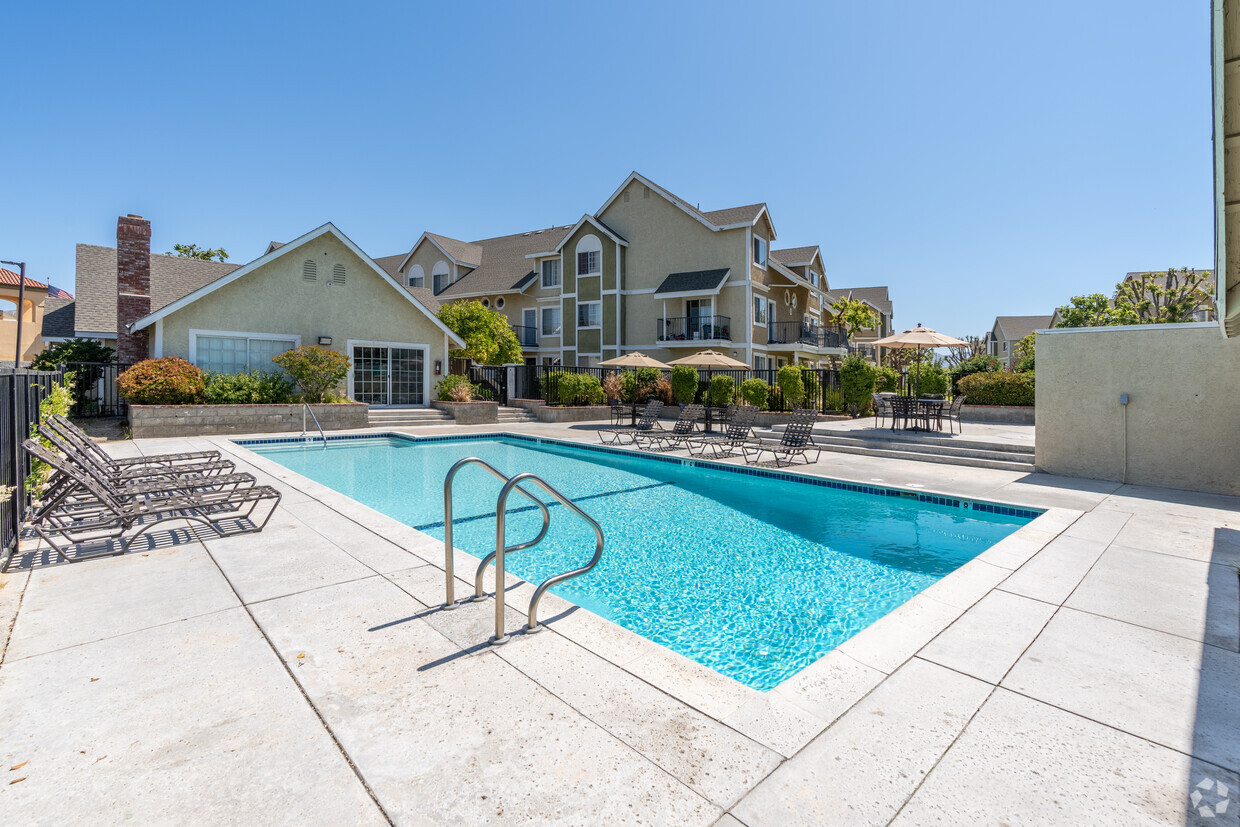 Primary Photo - Sierra Canyon Apartments