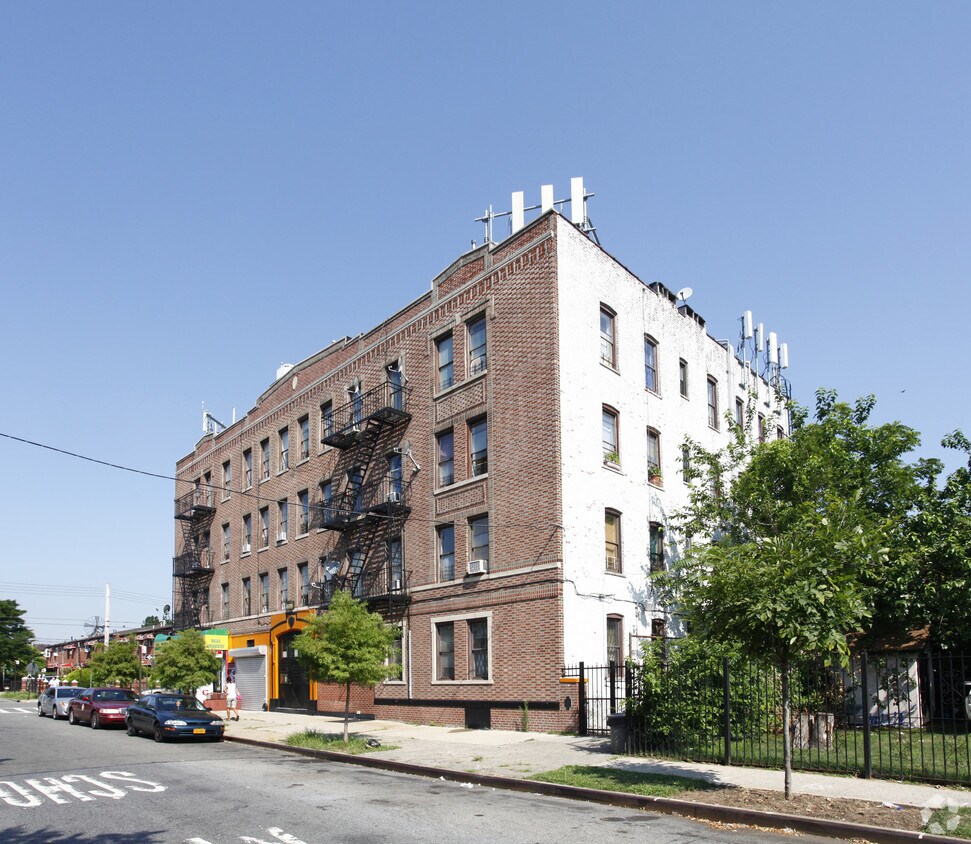 Building Photo - 1055 Blake Ave