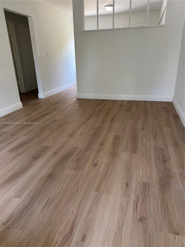 Foto del edificio - 1492 NE 118th Terrace