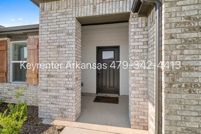 Building Photo - Bright, Open & Beautifully Designed 3-Bedroom Home
