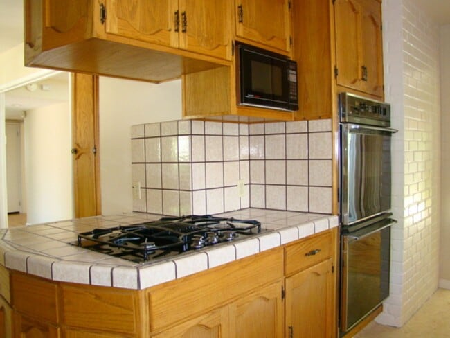 Building Photo - 14976 Ridgetop Dr