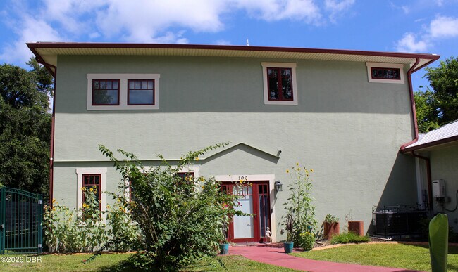 Foto del edificio - 100 Peterson Ct