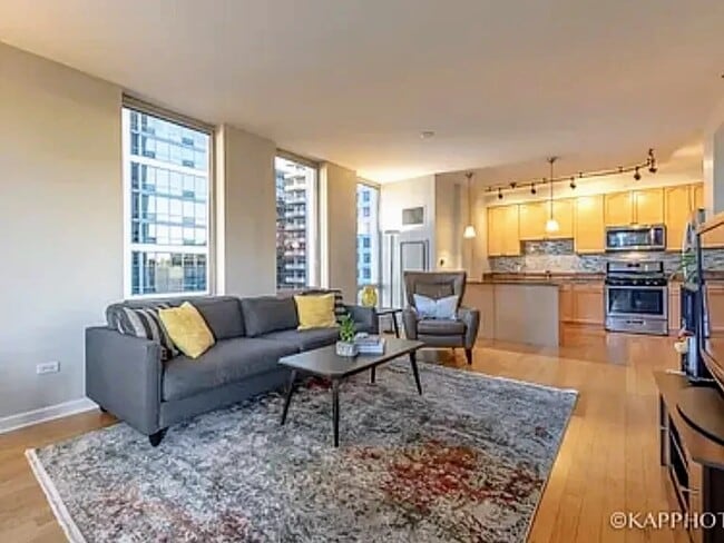 Building Photo - 1250 S Michigan Ave