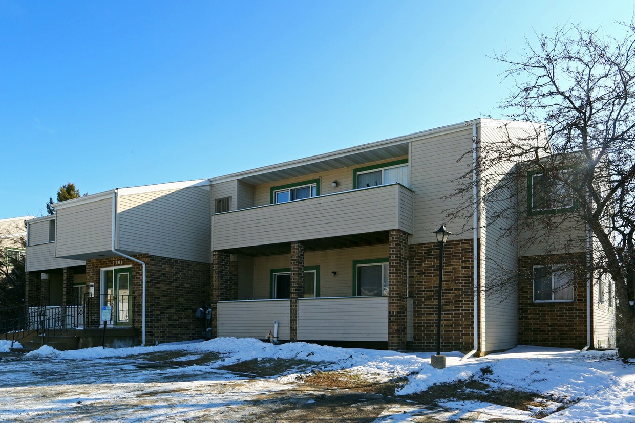 Hills Apartments Madison, WI