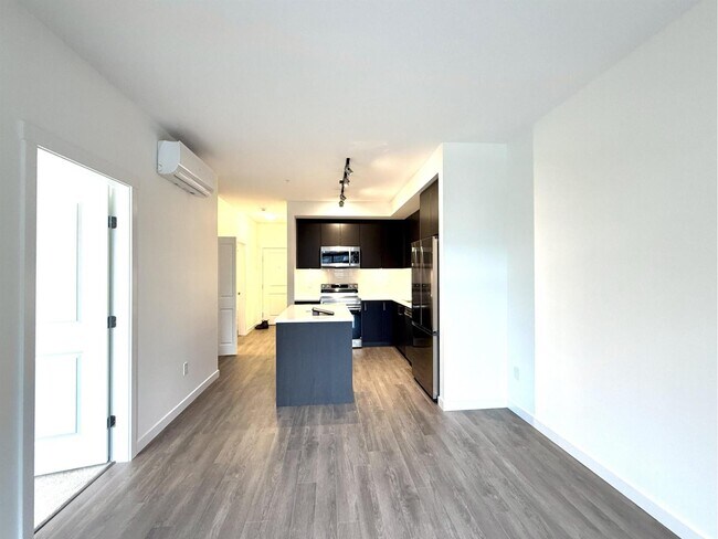 Photo du bâtiment - 15733-15785 85 Ave