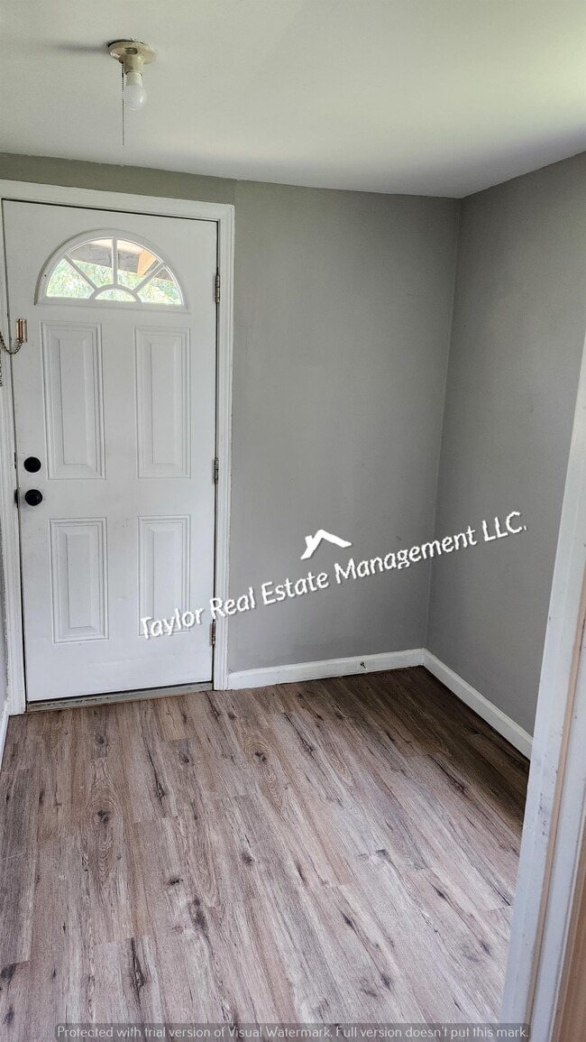 Building Photo - 205 Button Ave