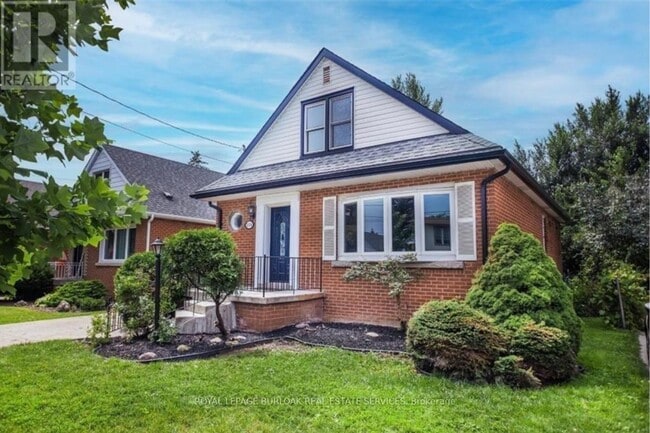 Photo du bâtiment - 356 E 17th St