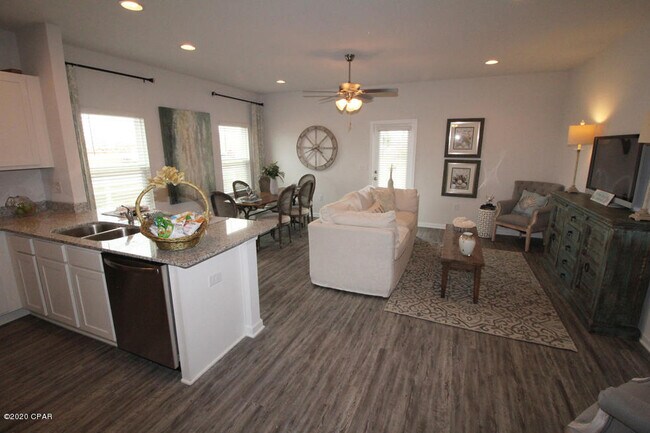 Foto del edificio - 100 Parkview Ln