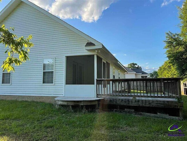 Foto del edificio - 112 Mallards Landing Dr