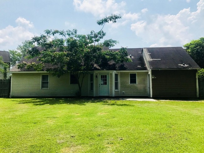 Building Photo - 119 Sidesaddle Ln