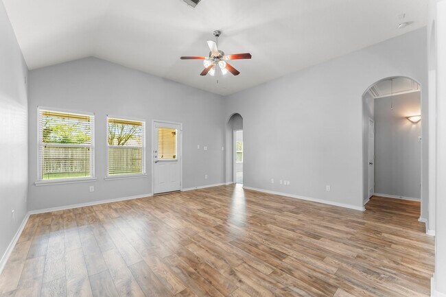 Foto del edificio - 1426 Kallie Hills Ln