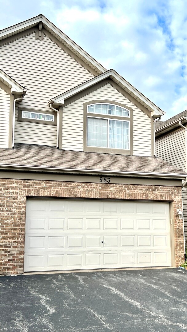 Building Photo - 983 Park Hill Cir