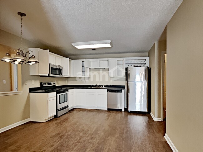 Building Photo - 2712 Newtons Crest Cir