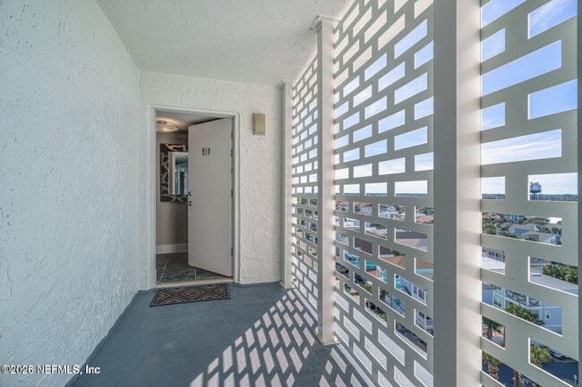 Building Photo - 1601 Ocean Dr S