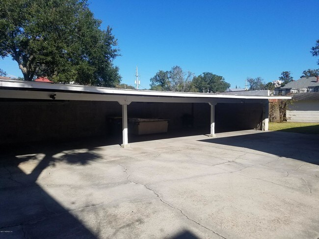 Foto del edificio - 2247 Riverside Ave