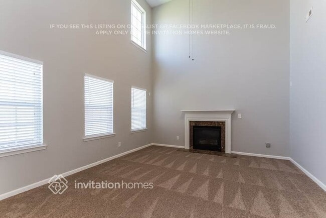 Foto del edificio - 12120 Palomar Dr