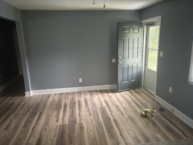 Building Photo - 222 Wood Dale Dr
