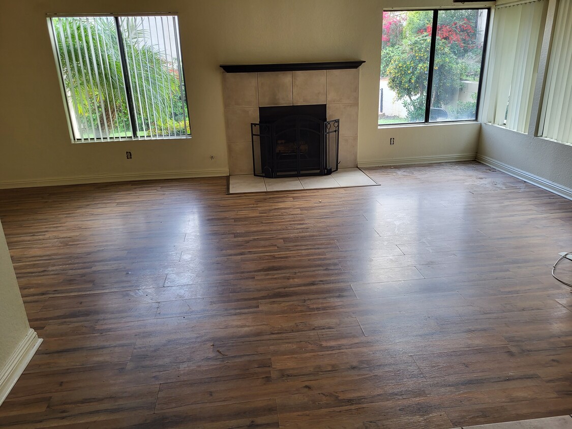 Front room with Fireplace - 101 Avenida Las Brisas