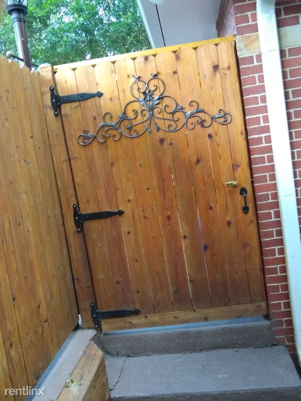Foto del edificio - 3 br, 1 bath House - 802 Larry Lane