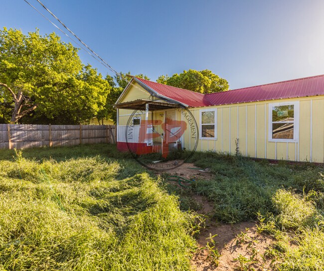 Building Photo - 301 N Guadalupe St