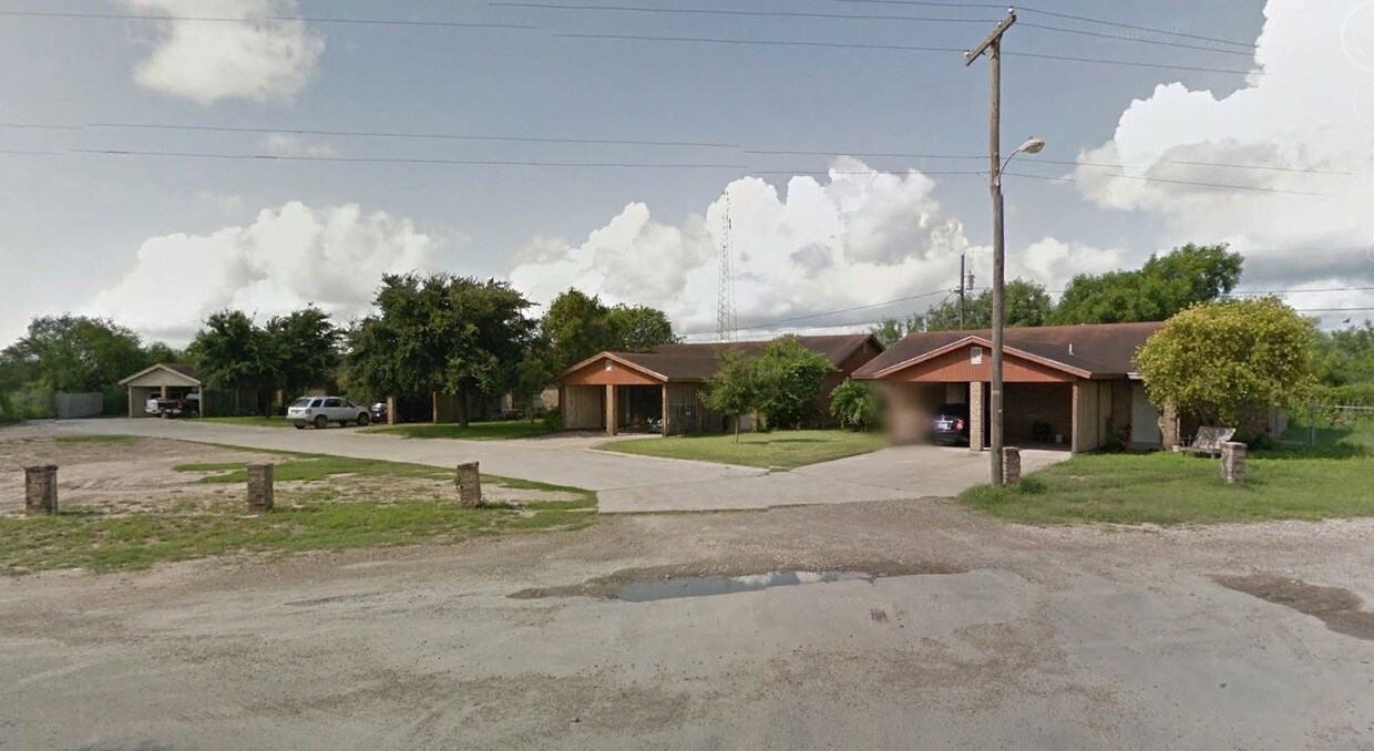 Primary Photo - 130 S Aguirre St
