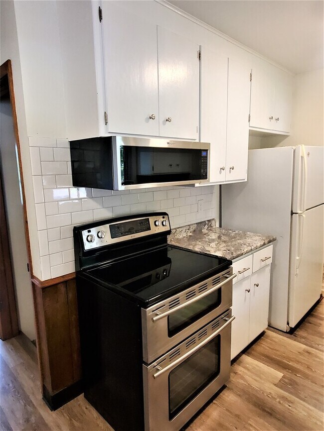 Building Photo - 757 Terrace Dr