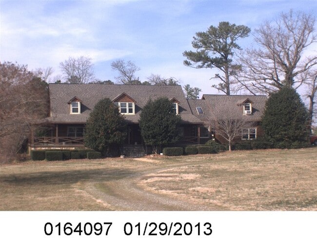 front view - 1000 S Main St