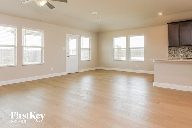 Building Photo - 2117 Clarion Dr