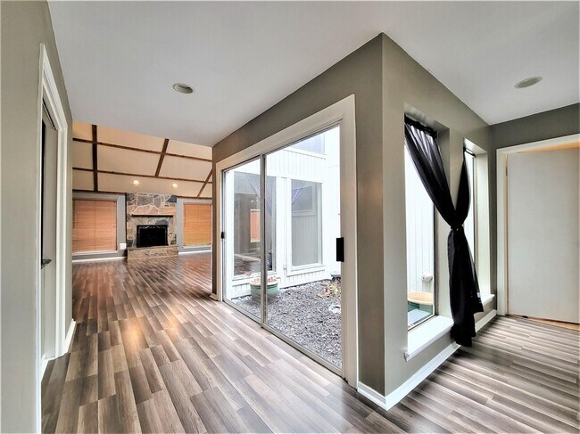 Building Photo - 13122 Waldemere Dr