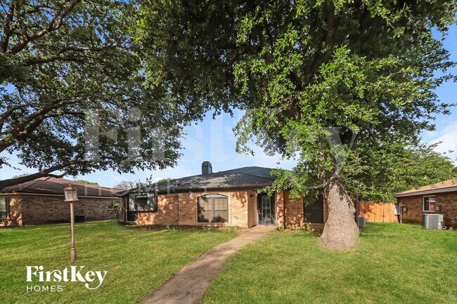 Foto del edificio - 6309 Topaz Way