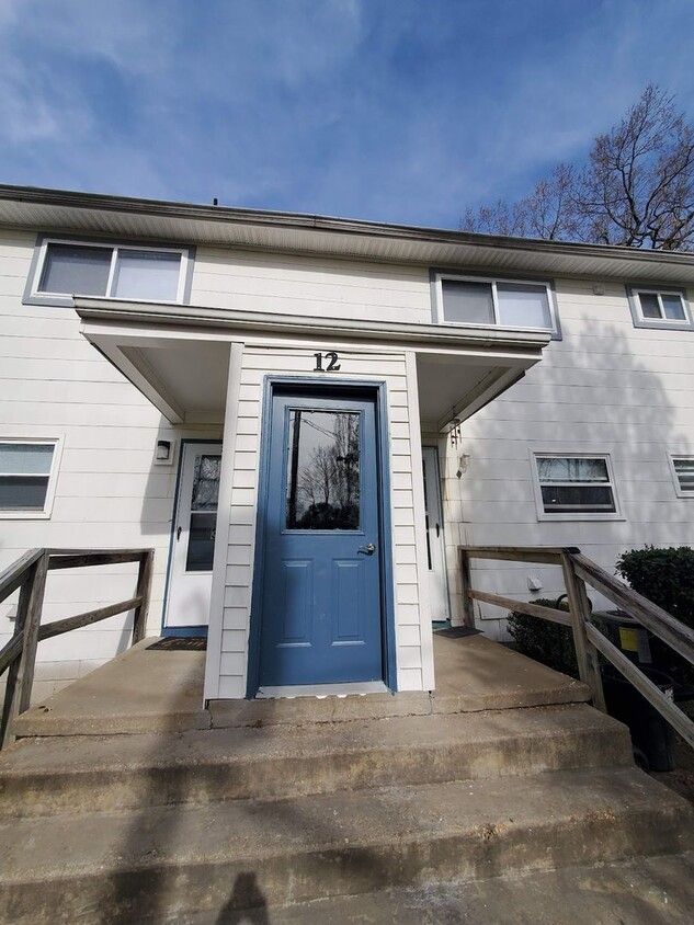 Primary Photo - Absolutely Adorable two bedroom is move in...