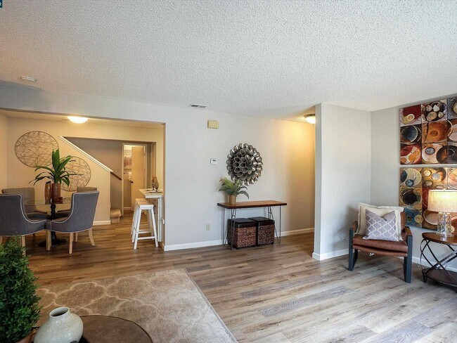 Building Photo - 5045 Valley Crest Dr
