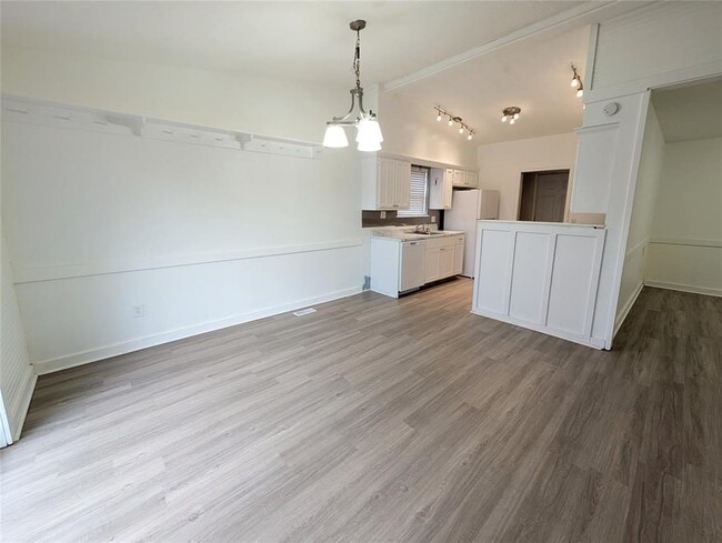 Foto del edificio - 3301 Oakbrook Dr