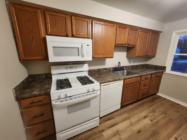 Building Photo - 120 W Forest Ave