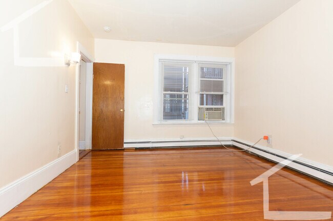 Building Photo - 807 Washington St