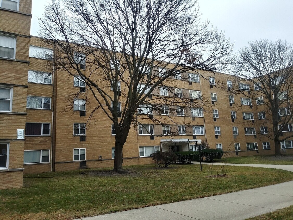 2025 W Granville Ave Unit 201, Chicago, IL 60659 Condo for Rent in