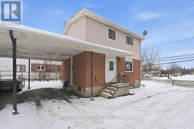 Photo du bâtiment - 2035 St. Laurent Blvd