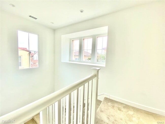 Building Photo - 4 br, 3 bath Condo - 68 Meander
