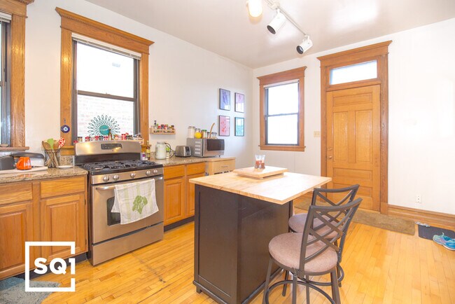 Building Photo - 1224 W Eddy St