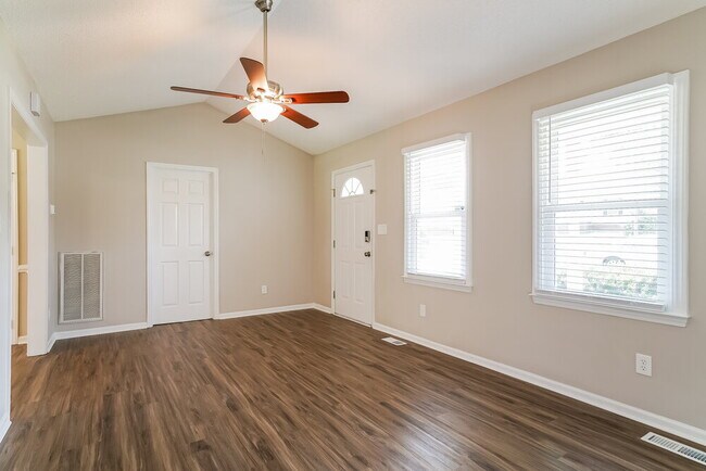 Foto del edificio - 1024 Holly Pointe Dr