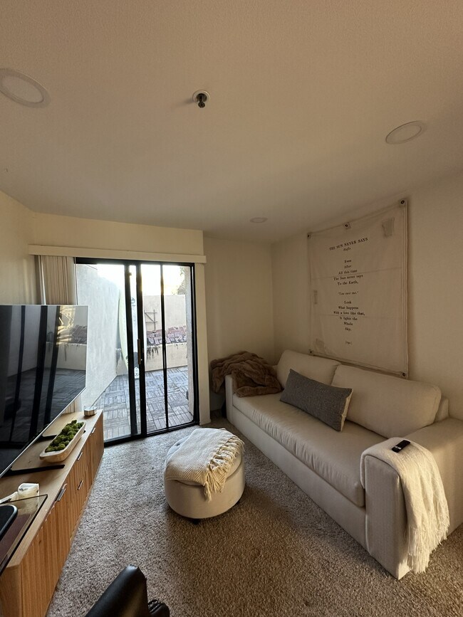 Foto del edificio - 5726 La Jolla Blvd