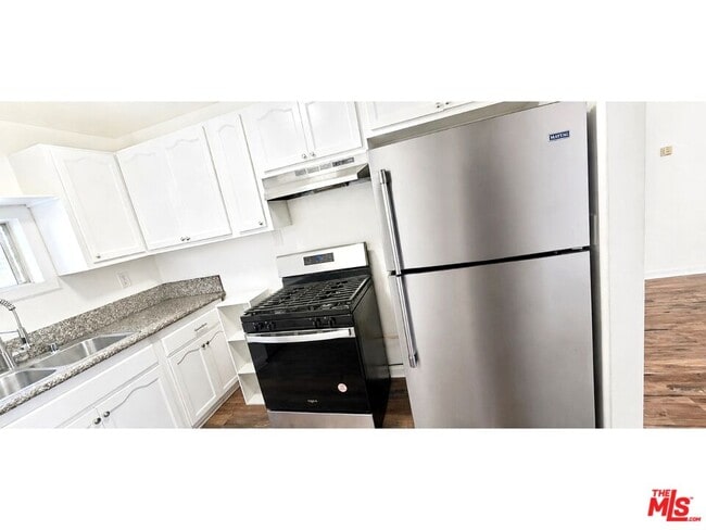 Building Photo - 419 La Colina Dr