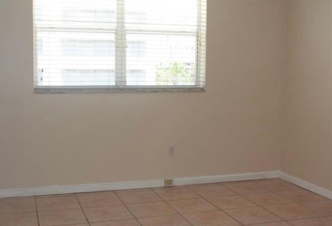 bedroom - 747 NE 83rd Ter